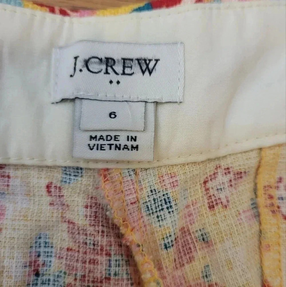 J.Crew 5" Basketweave Yellow Ditsy Multicolored Floral Cotton Shorts(6) - Picture 6 of 7